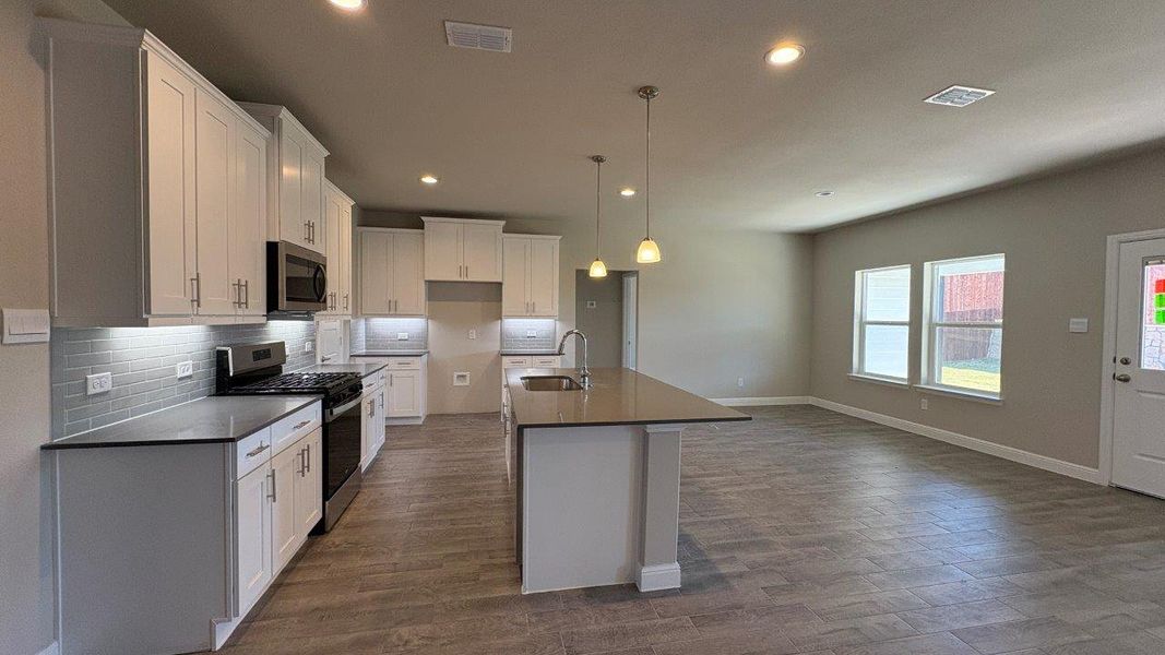Furnished interior view inside a new home in Sandstone Estates, Granbury (Image 9). Furnished interior view inside a new home in Sandstone Estates, Granbury (Image 9).