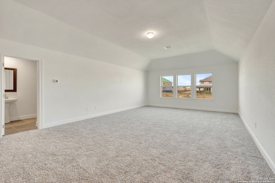 Spacious, unfurnished interior of a new home in Everly Estates, San Antonio (Image 31). Spacious, unfurnished interior of a new home in Everly Estates, San Antonio (Image 31).