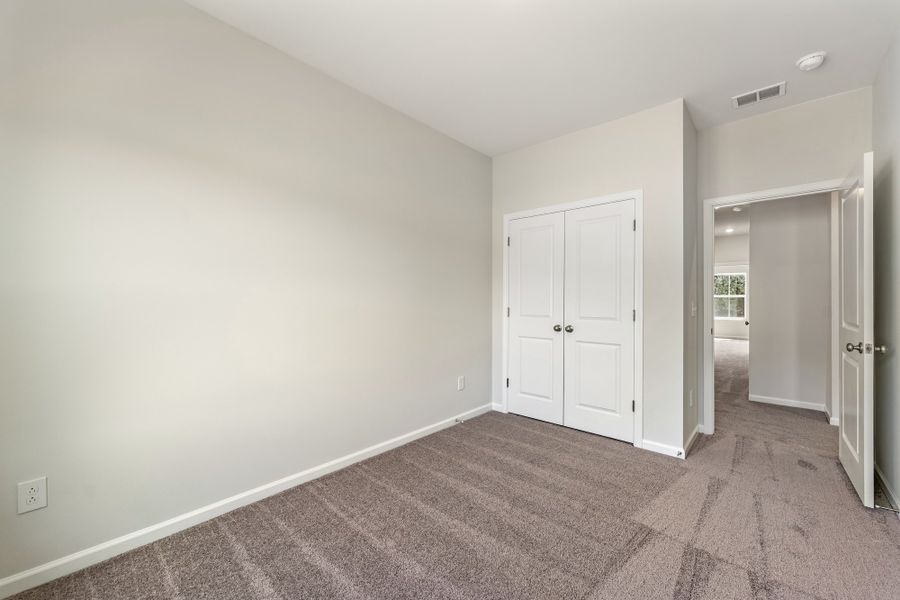 Spacious, unfurnished interior of a new home in Edwards Station, Taylors (Image 19).