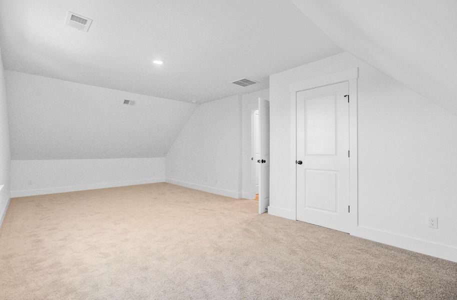 Spacious, unfurnished interior of a new home in , Charleston (Image 30).
