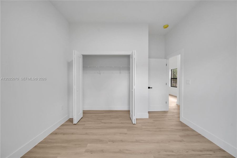 Spacious, unfurnished interior of a new home in , North Port (Image 28).