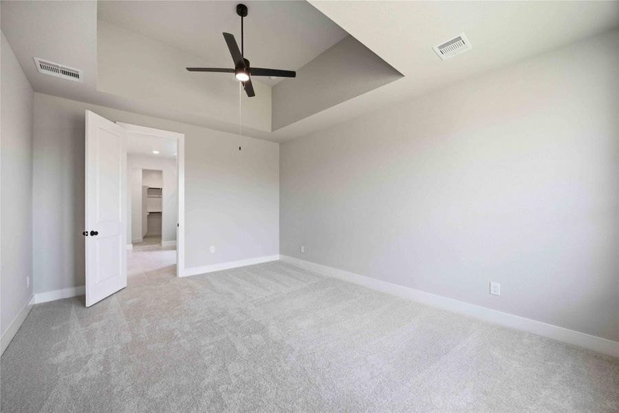 Spacious, unfurnished interior of a new home in Sunterra 50s, Katy (Image 25). Spacious, unfurnished interior of a new home in Sunterra 50s, Katy (Image 25).
