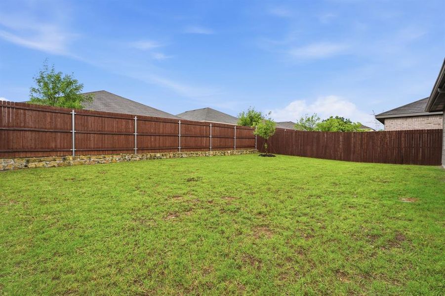 Exterior details and patio area of a home in , Fort Worth (Image 4).