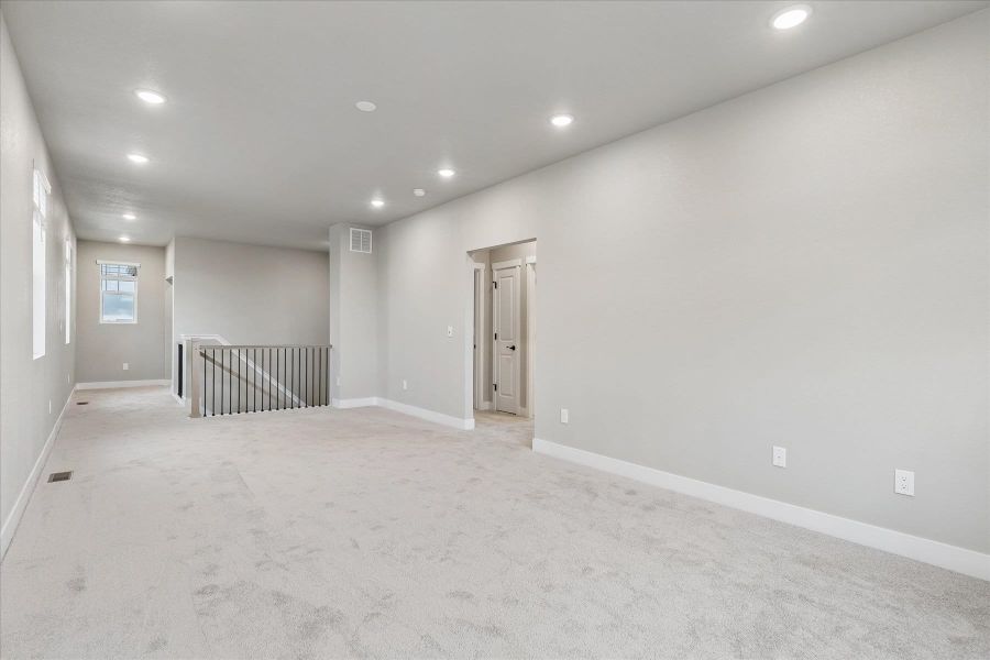 Spacious, unfurnished interior of a new home in Aspen Meadows, Colorado Springs (Image 22). Spacious, unfurnished interior of a new home in Aspen Meadows, Colorado Springs (Image 22).