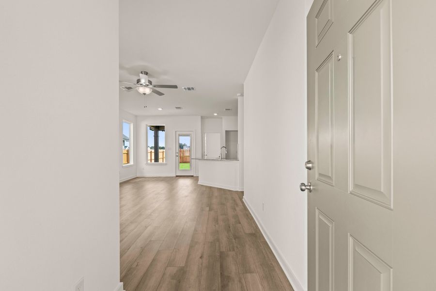 Spacious, unfurnished interior of a new home in Rancho San Gabriel, Georgetown (Image 10). Spacious, unfurnished interior of a new home in Rancho San Gabriel, Georgetown (Image 10).