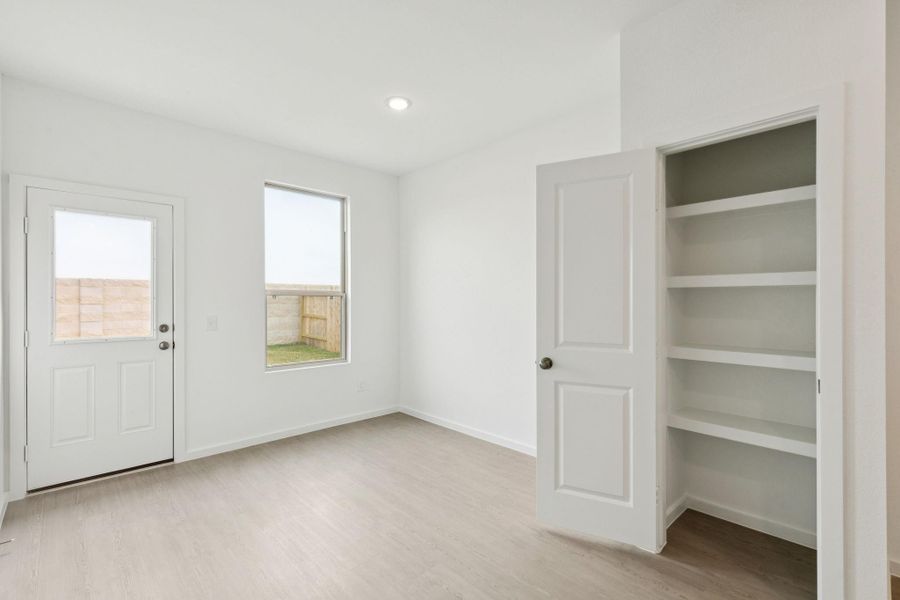 Spacious, unfurnished interior of a new home in River Ranch, Dayton (Image 22).