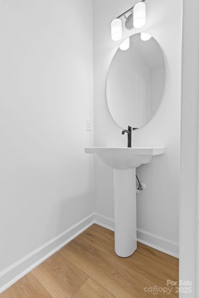 Image 28 of a home in .