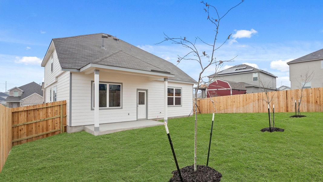 Exterior details and patio area of a home in Hunters Ranch, San Antonio (Image 3).