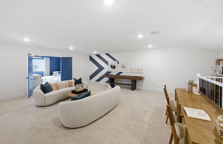 Representative furnished interior of a home built from the Easley Grande by Pulte Homes in Reagan Landing, Bradenton (Image 31).