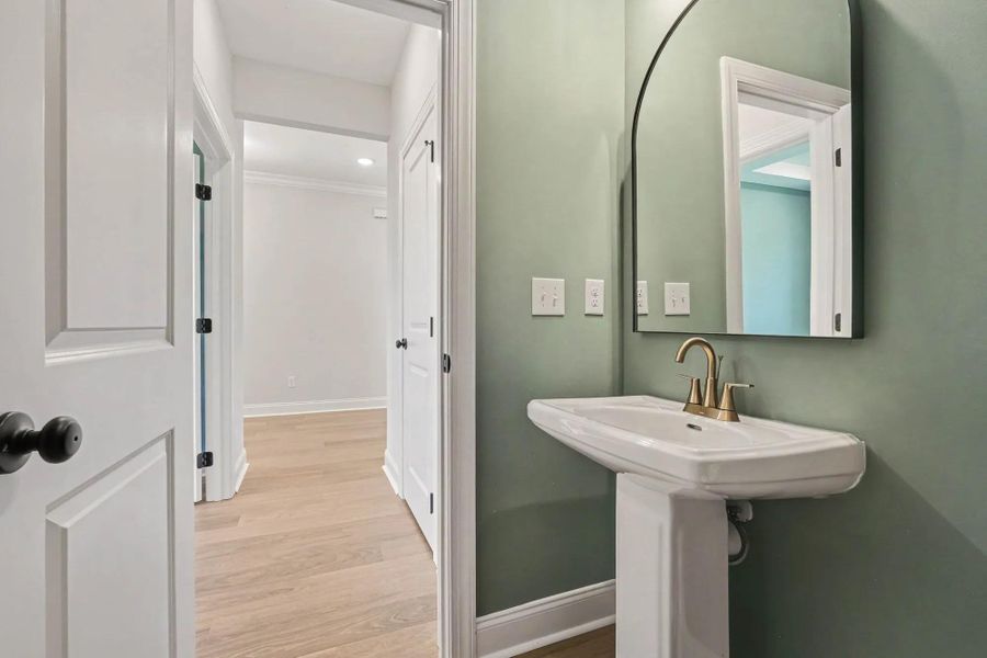 Dahlia D Half bath