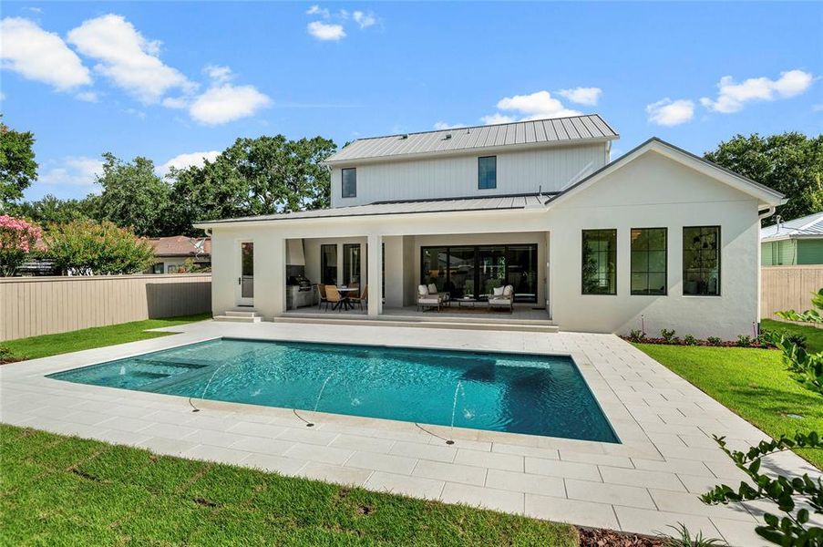 Exterior details and patio area of a home in , Orlando (Image 27).