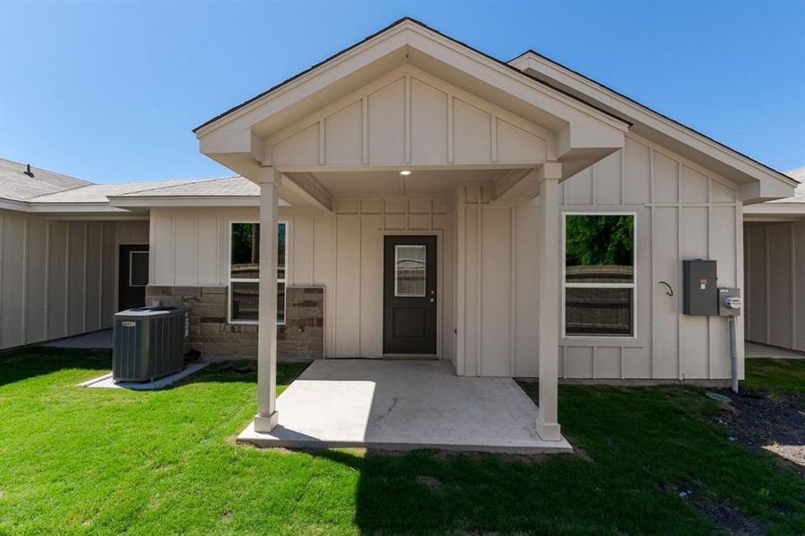 Exterior details and patio area of a home in , Copperas Cove (Image 4). Exterior details and patio area of a home in , Copperas Cove (Image 4).