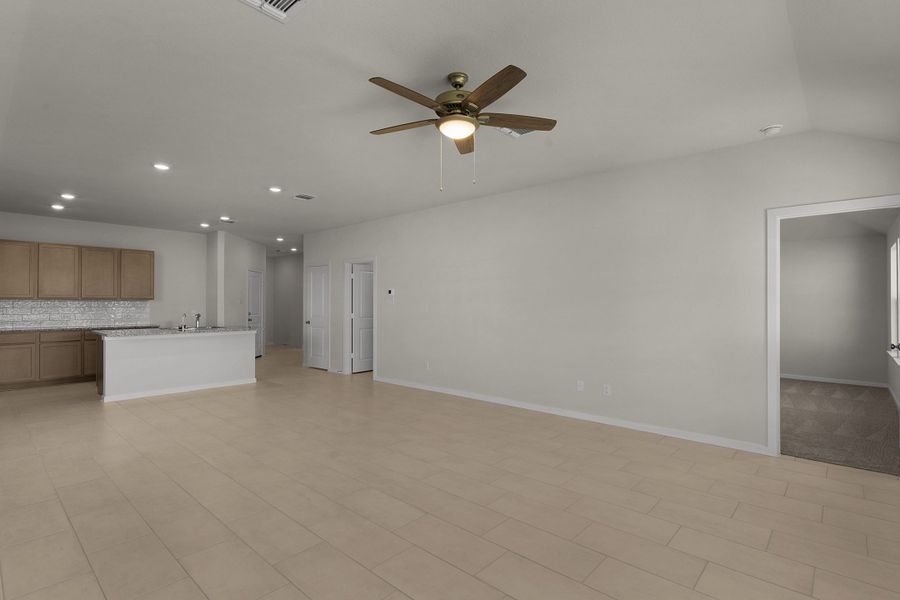 Spacious, unfurnished interior of a new home in Briarwood, Elgin (Image 49).