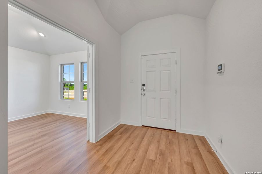 Spacious, unfurnished interior of a new home in Cinco Lakes, San Antonio (Image 21). Spacious, unfurnished interior of a new home in Cinco Lakes, San Antonio (Image 21).