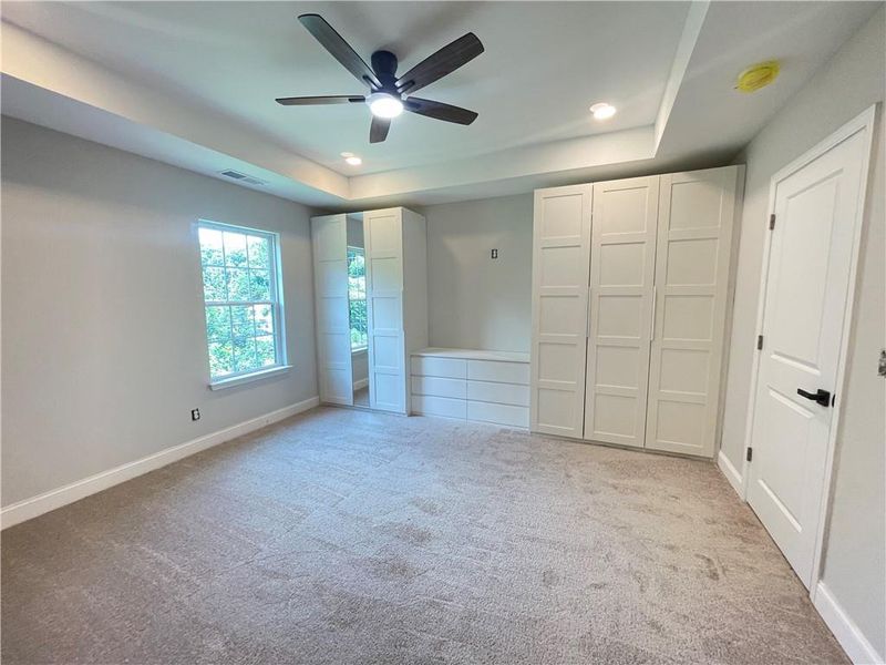 Spacious, unfurnished interior of a new home in , Gainesville (Image 14).