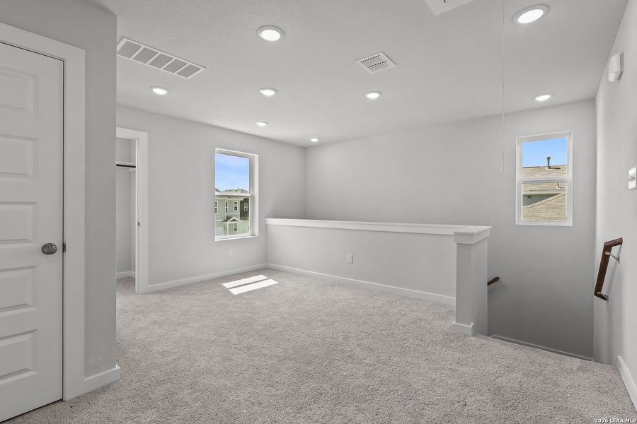 Spacious, unfurnished interior of a new home in Hacienda, San Antonio (Image 23). Spacious, unfurnished interior of a new home in Hacienda, San Antonio (Image 23).