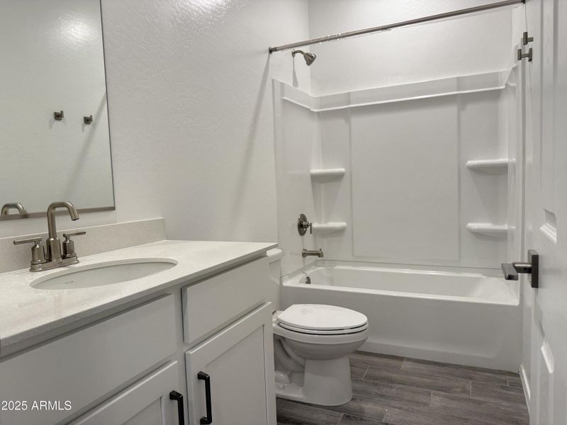 004- Guest Bathroom 004- Guest Bathroom