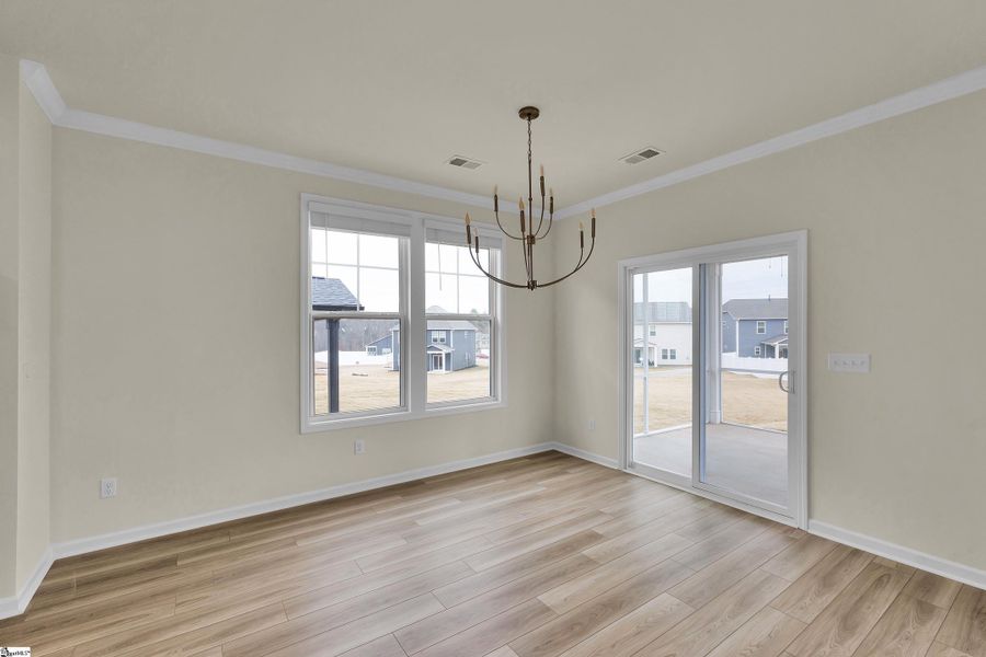 Spacious, unfurnished interior of a new home in Sedona, Greenville (Image 15).