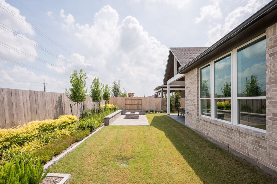 Representative exterior details of a home built from the Falcon by Tri Pointe Homes in Trillium, Richmond (Image 23).