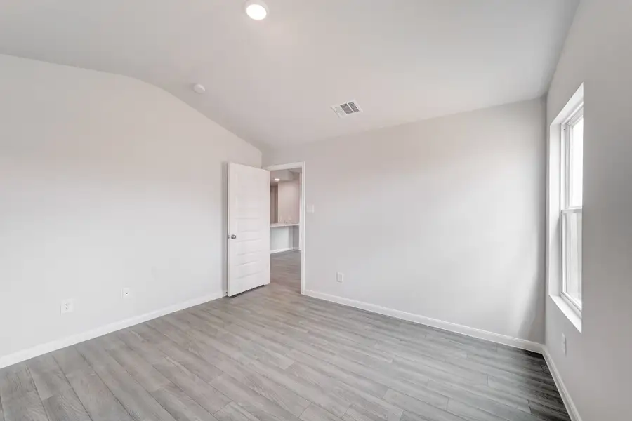Representative unfurnished interior of a home built from the Washington by National HomeCorp in Forest Ridge, Edgefield (Image 31). Representative unfurnished interior of a home built from the Washington by National HomeCorp in Forest Ridge, Edgefield (Image 31).