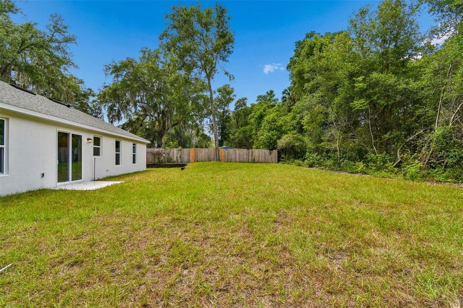 Exterior details and patio area of a home in , Deland (Image 28).