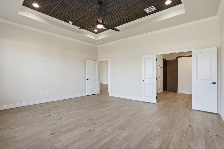 Spacious, unfurnished interior of a new home in , Granbury (Image 38).