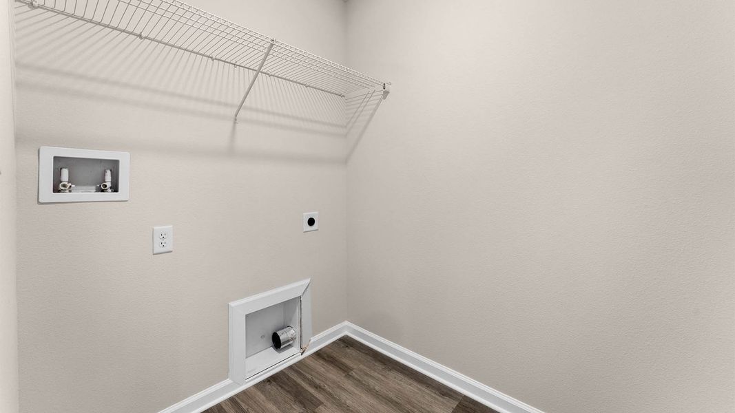 Spacious, unfurnished interior of a new home in Chateau Nemours, Port Saint Joe (Image 32).