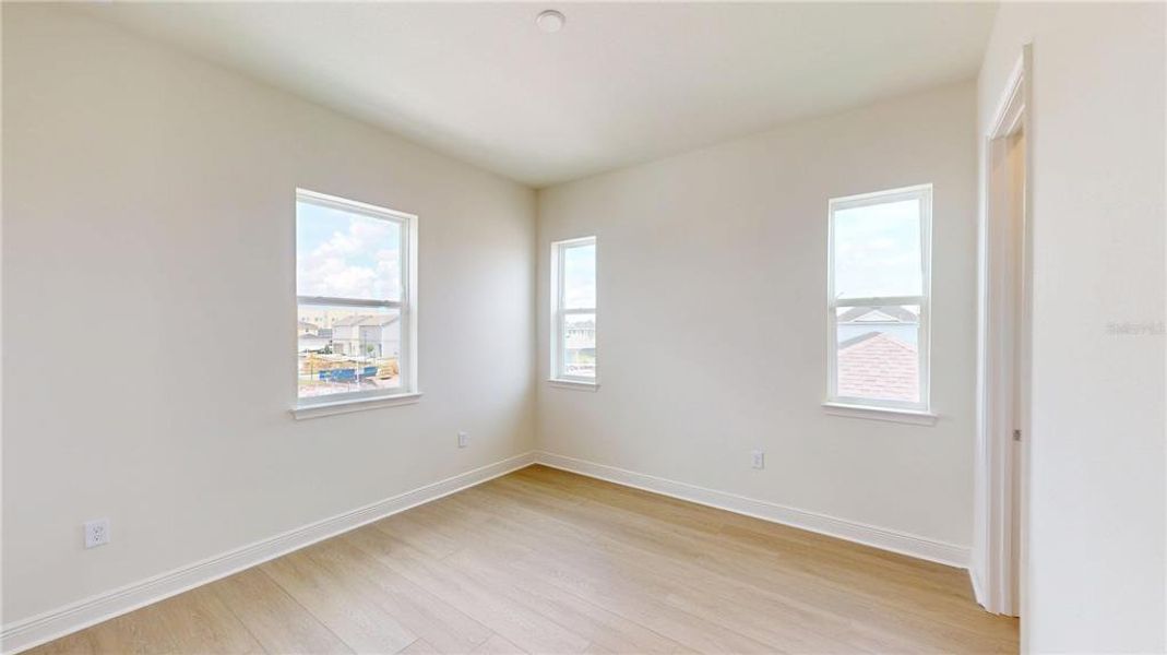 Spacious, unfurnished interior of a new home in Laureate Park, Orlando (Image 16). Spacious, unfurnished interior of a new home in Laureate Park, Orlando (Image 16).