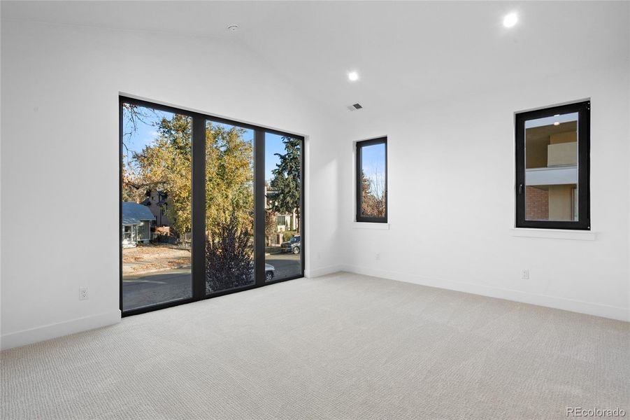 Spacious, unfurnished interior of a new home in , Denver (Image 27).