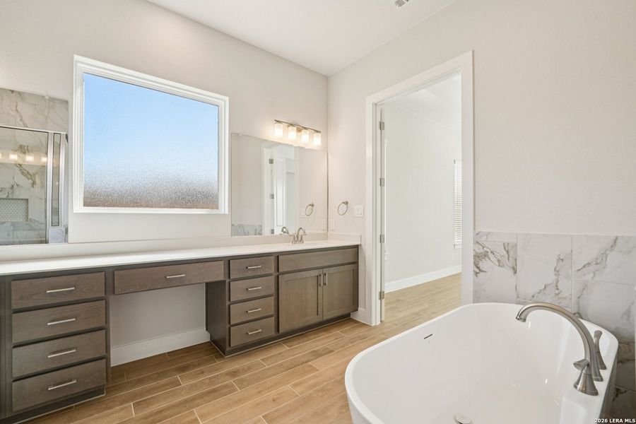 Furnished interior view inside a new home in Meyer Ranch, New Braunfels (Image 10).
