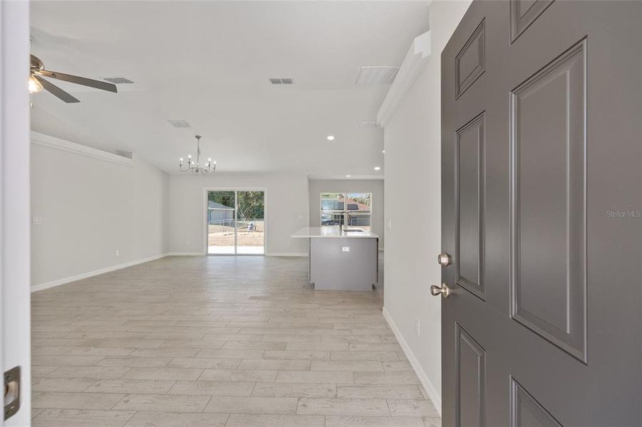 Spacious, unfurnished interior of a new home in , Ocala (Image 27).