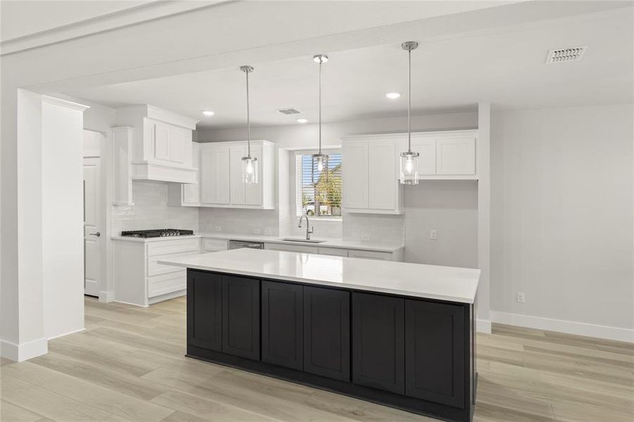 08. 540 Wickerdale - Kitchen (2)