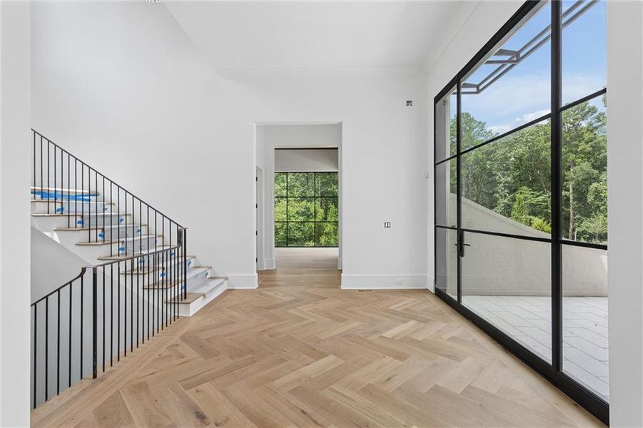Spacious, unfurnished interior of a new home in , Atlanta (Image 14).