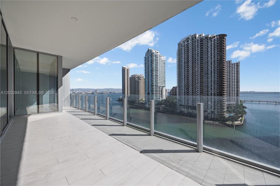 Condo located in Miami, FL showcasing its design and architecture (Image 24).