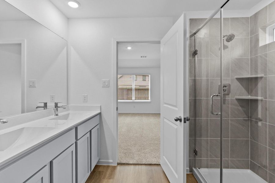 Furnished interior view inside a new home in Venetian Pines, Conroe (Image 7).
