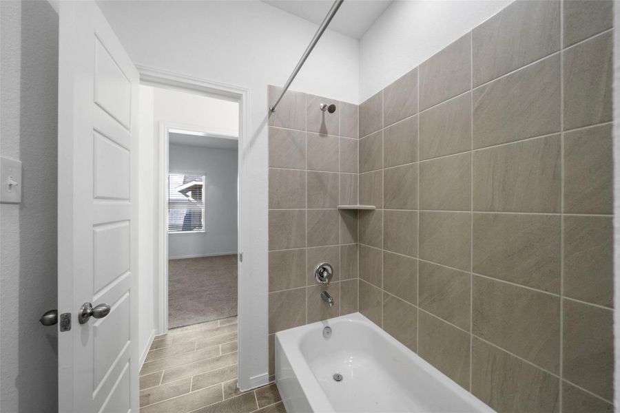 Furnished interior view inside a new home in Rollingbrook Estates, Baytown (Image 12).