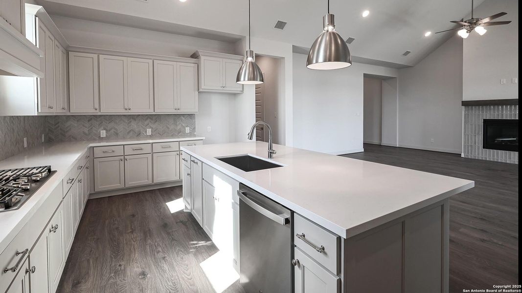 Furnished interior view inside a new home in Meadows Of Mill Creek 60', Seguin (Image 8).