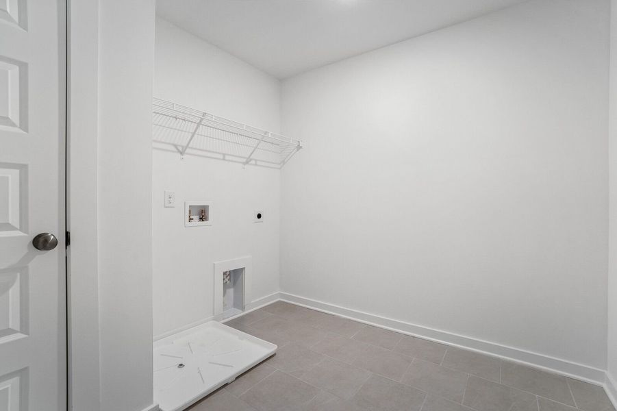 Spacious, unfurnished interior of a new home in Calista Farms, White House (Image 25).