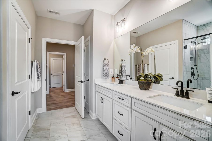 Primary bathroom on the main