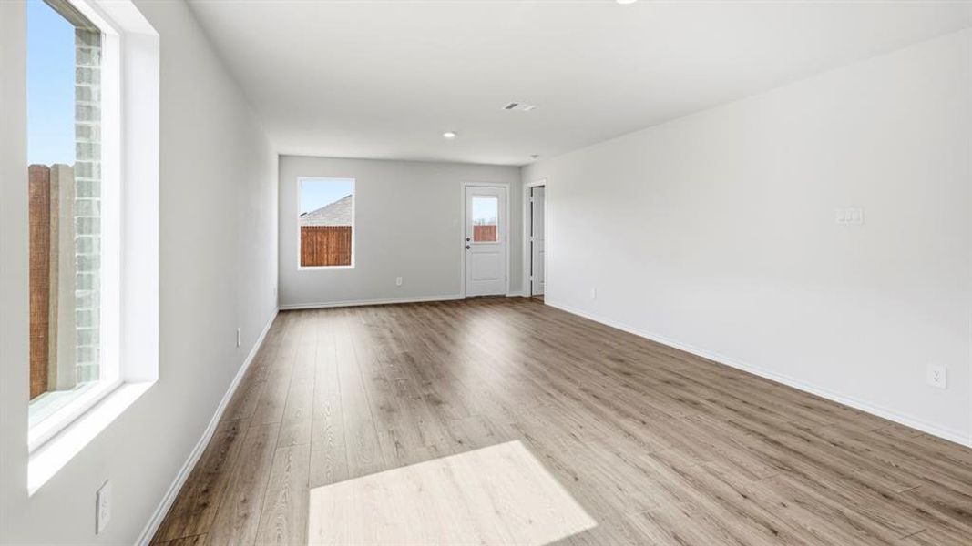 Spacious, unfurnished interior of a new home in Asher Oaks, Bonham (Image 33).