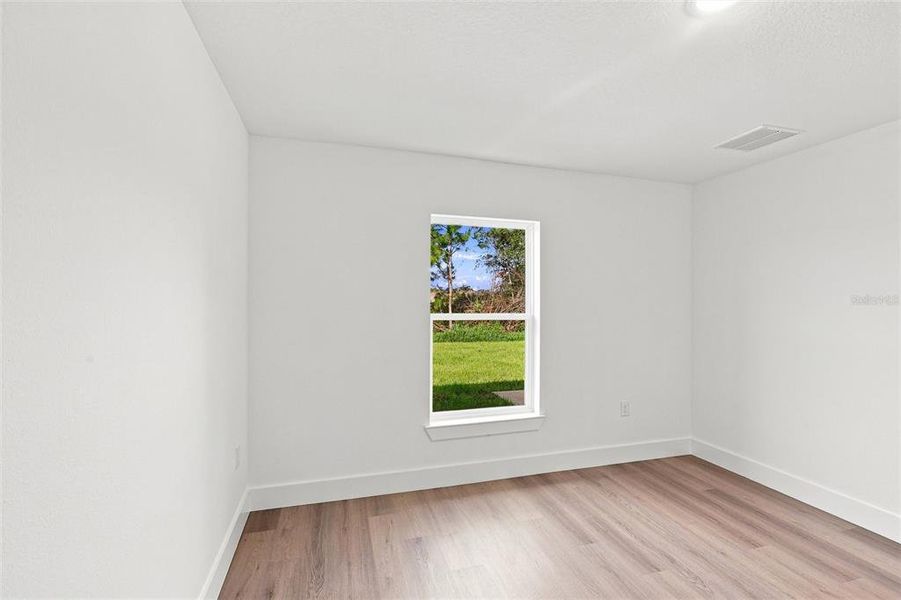Spacious, unfurnished interior of a new home in , Sebring (Image 33).
