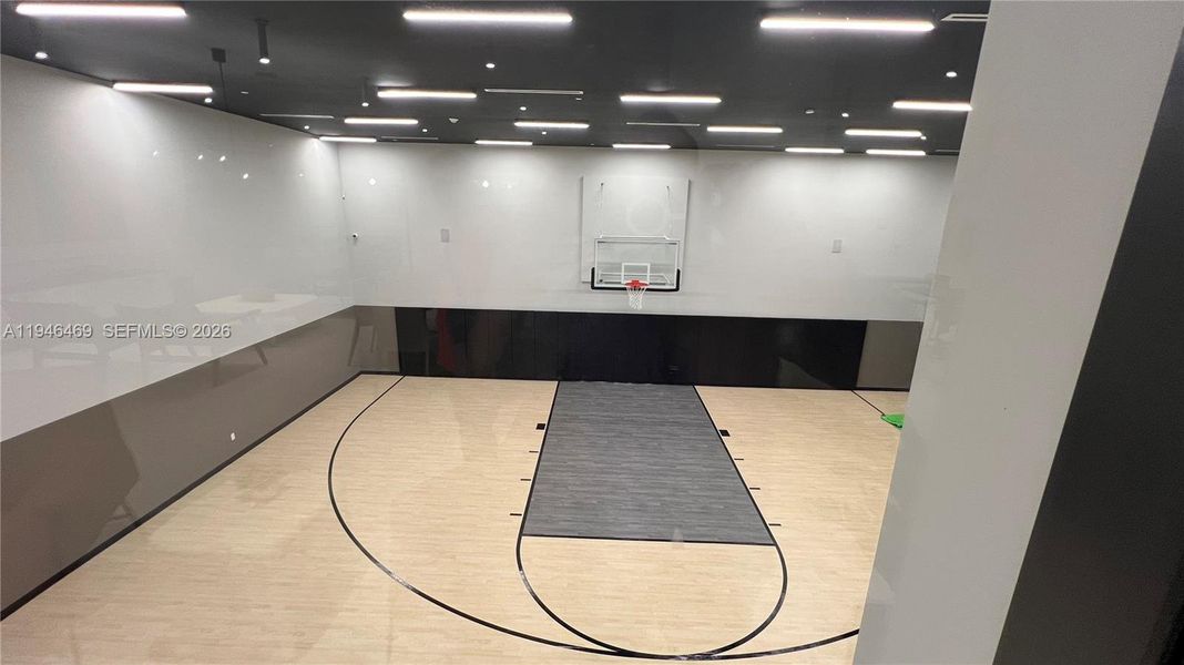 Community amenities in , Miami (Image 48).