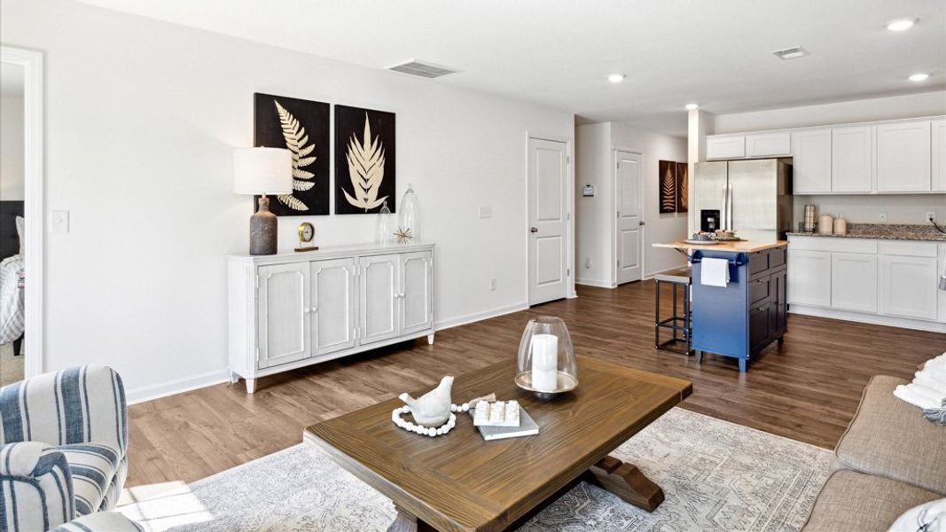 Representative furnished interior of a home built from the Sullivan by D.R. Horton in Johnson Farms, Greeneville (Image 14).