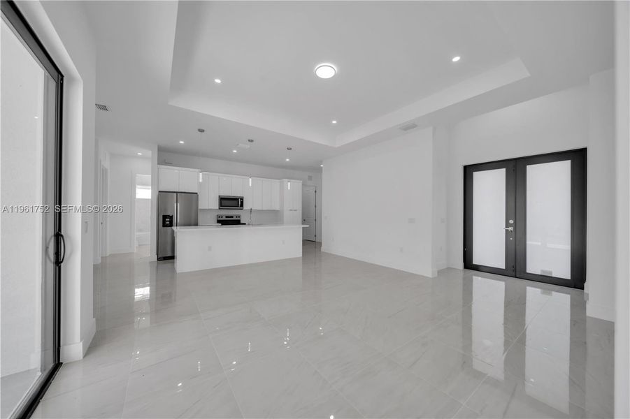 Spacious, unfurnished interior of a new home in , Lehigh Acres (Image 19).