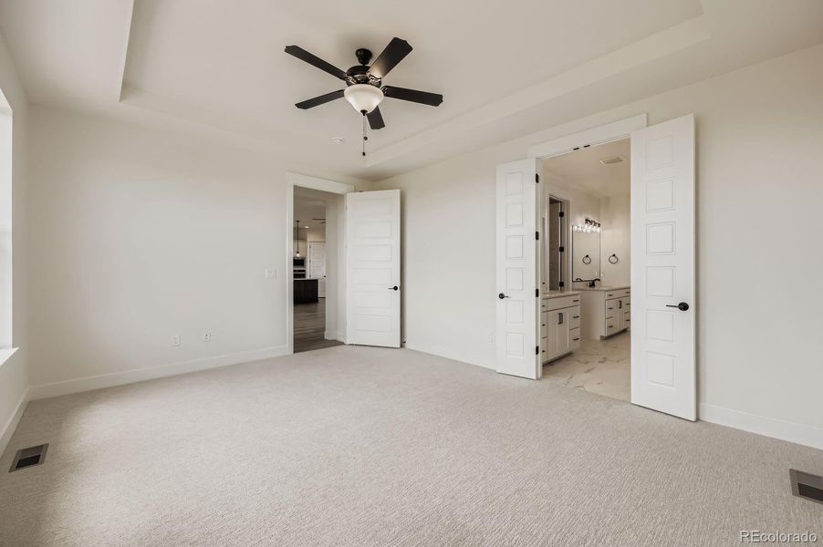 Spacious, unfurnished interior of a new home in Timber Ridge, Colorado Springs (Image 25).