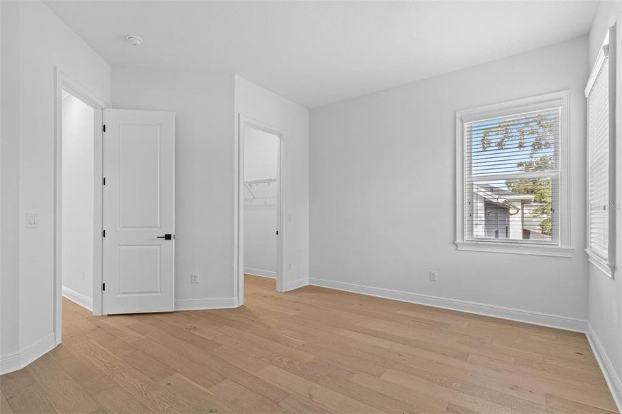 Spacious, unfurnished interior of a new home in , Tampa (Image 23).