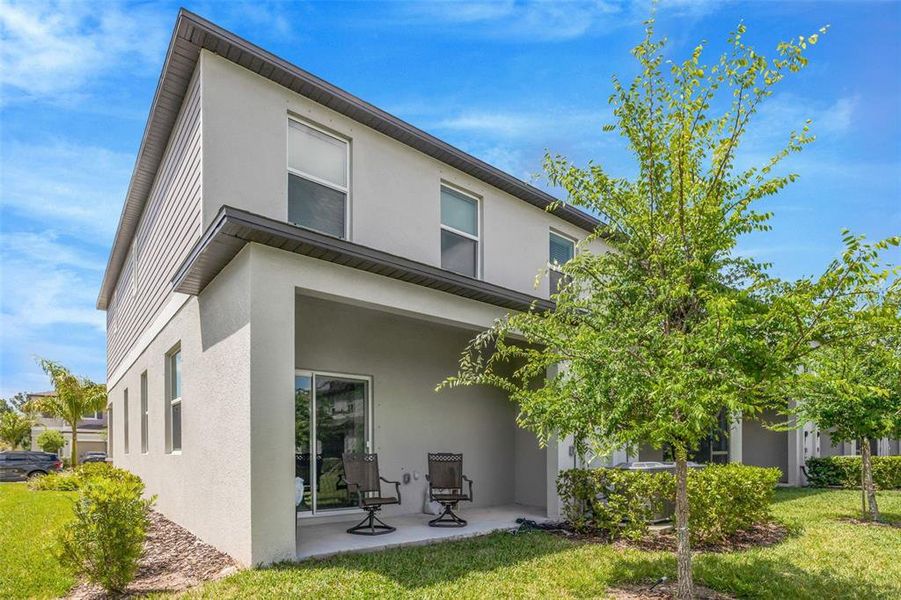 Exterior details and patio area of a home in Townes at Southshore Pointe, Ruskin (Image 26).