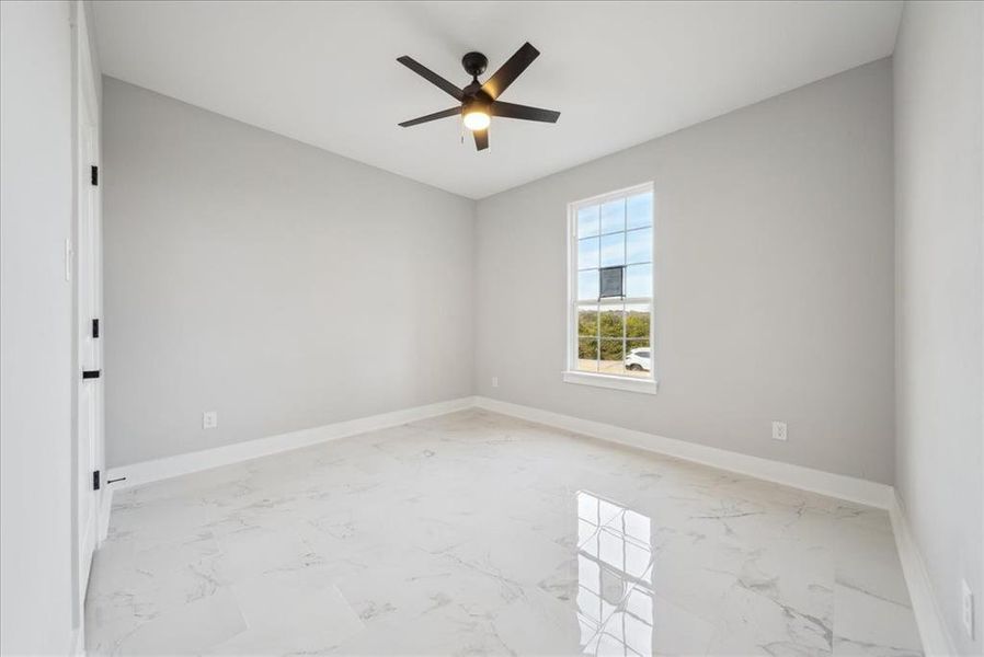 Empty room with ceiling fan