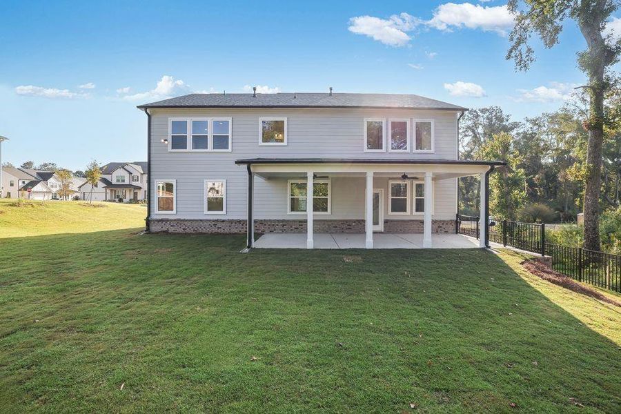 Exterior details and patio area of a home in Kennison Creek, Cumming (Image 3).