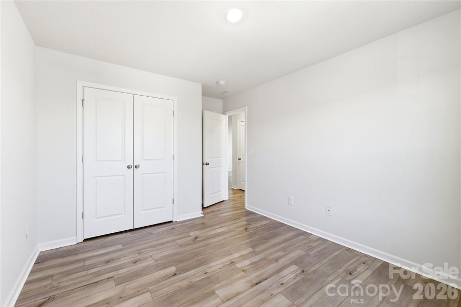 Spacious, unfurnished interior of a new home in Elizabeth, Fort Mill (Image 27).